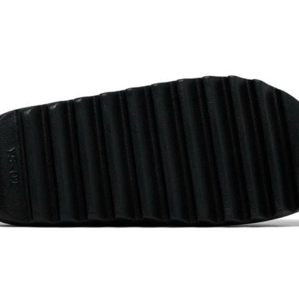 Adidas Yeezy Slide Black Onyx Slides Size 6 NWT